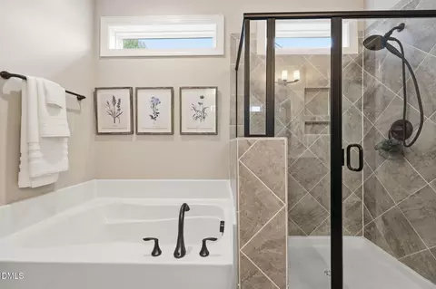 Bath - 804 Copper Beech Ln, Wake Forest, NC 27587 photo 2 of 4