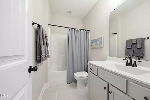 Bath - 804 Copper Beech Ln, Wake Forest, NC 27587 photo 4 of 4