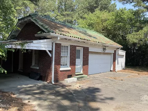 Exterior - 1202 E Cumberland St, Dunn, NC 28334 photo 4 of 9