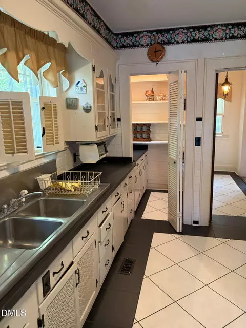 Kitchen - 1202 E Cumberland St, Dunn, NC 28334 photo 6 of 8