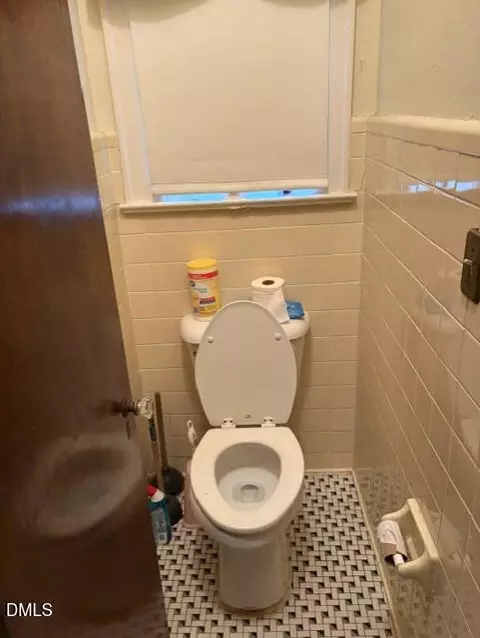 Bath - 1202 E Cumberland St, Dunn, NC 28334 photo 5 of 5