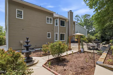 102 Pine Stroll Dr, Cary, NC 27519