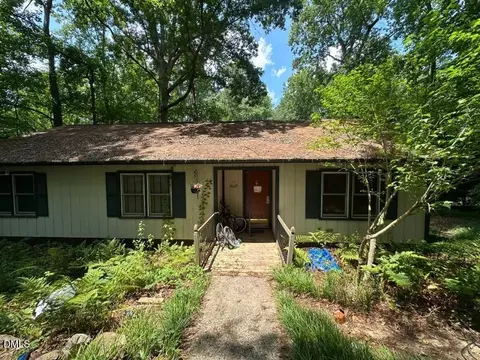 510 Yorktown Dr, Chapel Hill, NC 27516