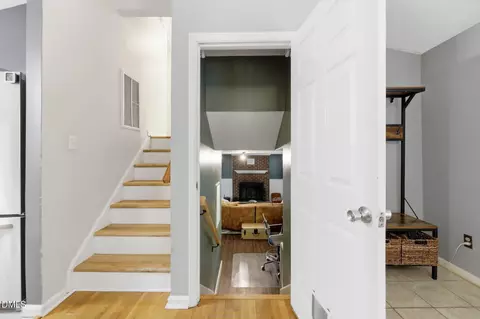 Entry Way - 5501 Lacy Rd, Durham, NC 27713 photo 3 of 4