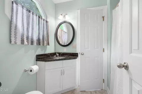 Bath - 7 Fox Chase Ln, Durham, NC 27713 photo 5 of 5