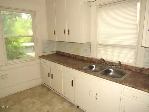 Kitchen - 804 Lancaster St, Durham, NC 27701 photo 4 of 5