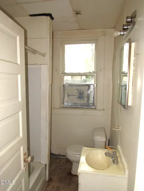 Bath - 804 Lancaster St, Durham, NC 27701 photo 1 of 4