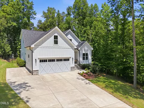 103 Blue Finch Ct, Youngsville, NC 27596