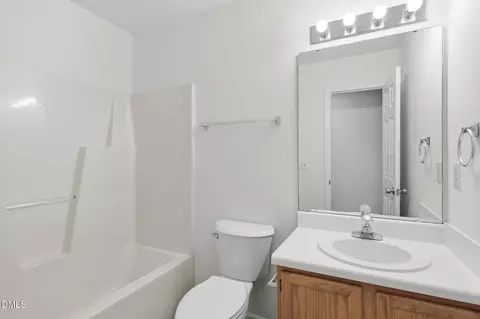 Bath - 208 Highgate Cir, Wake Forest, NC 27587 photo 3 of 4