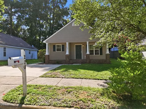 Exterior - 208 Highgate Cir, Wake Forest, NC 27587 photo 12 of 14