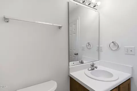 Bath - 208 Highgate Cir, Wake Forest, NC 27587 photo 2 of 4