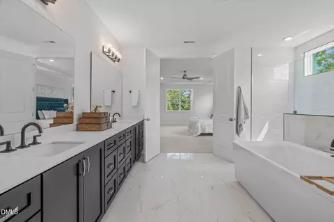 Bath - 1006 Overdrift Ln, Cary, NC 27519 photo 7 of 9