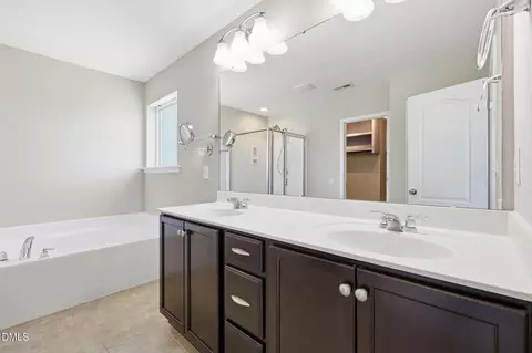 Bath - 701 Poplar St, Durham, NC 27703 photo 2 of 3