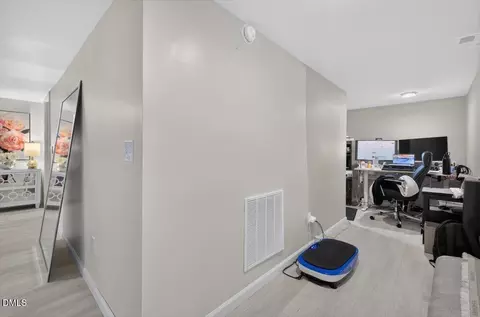 Entry Way - 5305 Oakbrook Dr, Durham, NC 27713 photo 3 of 5