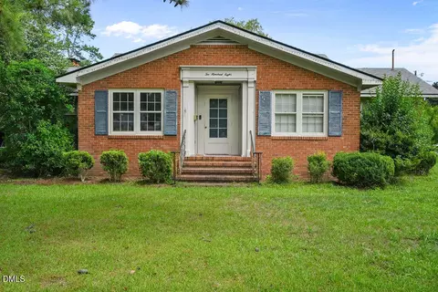 208 E C St, Erwin, NC 28339 photo 4
