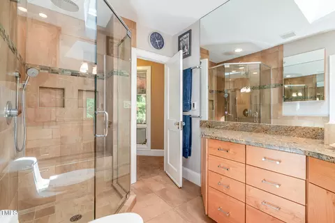 Bath - 2711 Everett Ave, Raleigh, NC 27607 photo 4 of 4