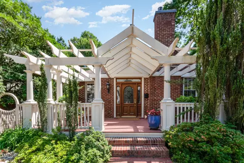 Exterior - 2711 Everett Ave, Raleigh, NC 27607 photo 2 of 59