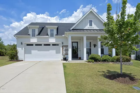 1173 Hodgson Ln, Fuquay Varina, NC 27526