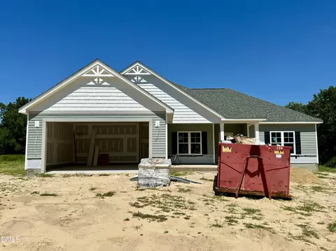 419 Creeks Edge Dr, Pikeville, NC 27863