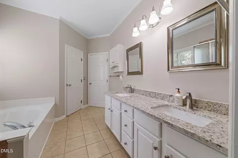 Bath - 218 Landreth Ct, Durham, NC 27713 photo 3 of 6