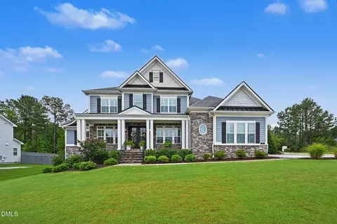 101 Amberwing Ct, Holly Springs, NC 27540