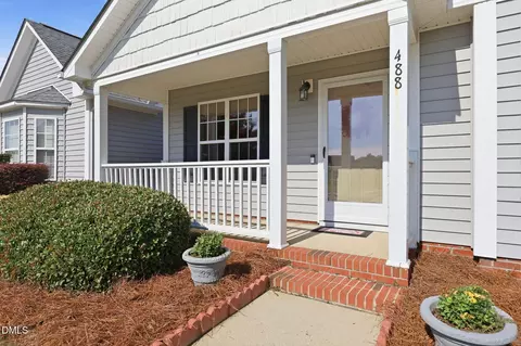488 Pinecroft Dr, Clayton, NC 27520