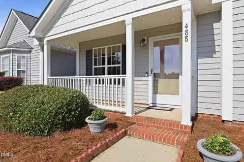 488 Pinecroft Dr, Clayton, NC 27520