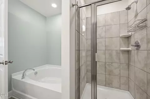Bath - 1511 Scholar Dr, Durham, NC 27703 photo 3 of 6