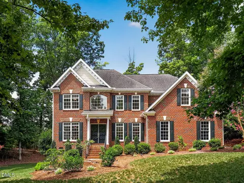 400 Flint Point Ln, Holly Springs, NC 27540