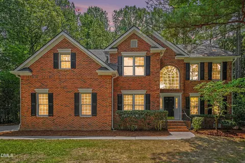 102 Eagle Meadow Ct, Cary, NC 27519