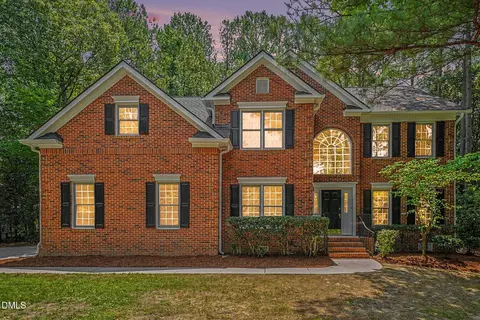 102 Eagle Meadow Ct, Cary, NC 27519