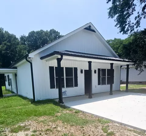 214 E Railroad St, La Grange, NC 28551