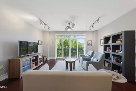 444 S Blount St #325, Raleigh, NC 27601