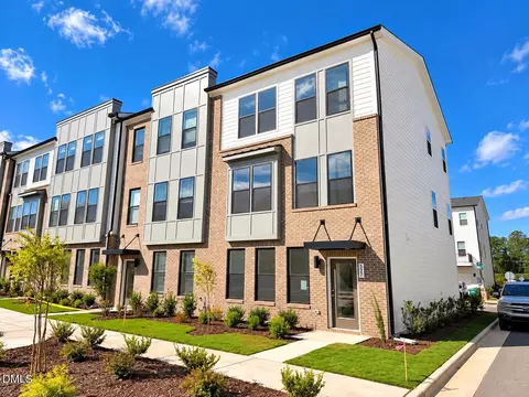527 Hedrick Rdg Rd, Cary, NC 27519