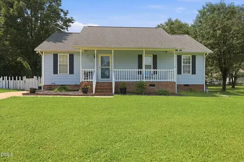119 Clearwater Dr, Smithfield, NC 27577