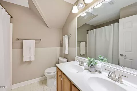 Bath - 5 Bobcat Ct, Durham, NC 27713 photo 2 of 4