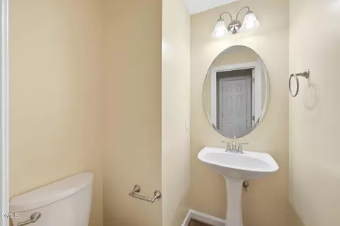 Entry Way - 5 Bobcat Ct, Durham, NC 27713 photo 3 of 4