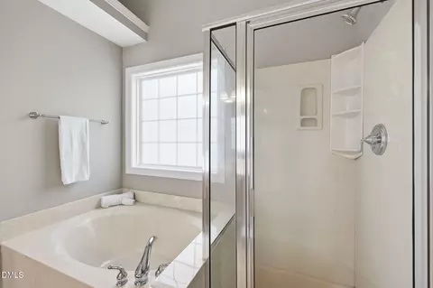 Bath - 5 Bobcat Ct, Durham, NC 27713 photo 4 of 4