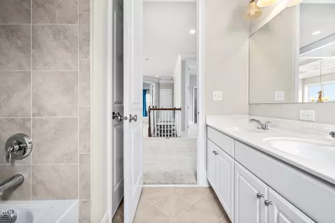 Entry Way - 6 Colbury Ct, Durham, NC 27713 photo 6 of 8