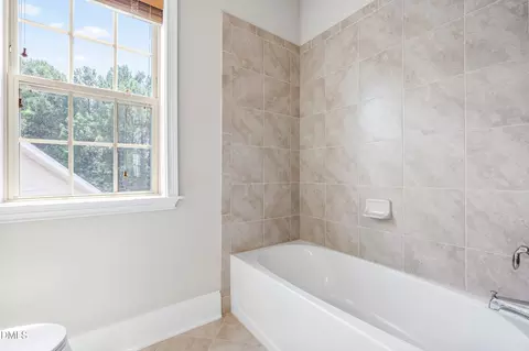 Bath - 6 Colbury Ct, Durham, NC 27713 photo 1 of 7