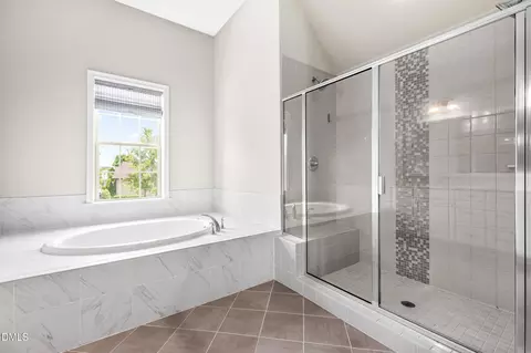 Bath - 6 Colbury Ct, Durham, NC 27713 photo 6 of 7