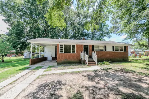 208 S Smithfield Rd, Knightdale, NC 27545