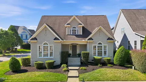 1352 Old Bramble Ln, Fuquay Varina, NC 27526