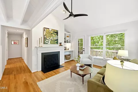 105 Oxford Hills Dr, Chapel Hill, NC 27514
