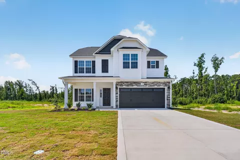 1149 Hedgewood Dr, Hope Mills, NC 28348