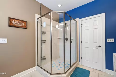 Bath - 65 Powell Dr, Smithfield, NC 27577 photo 3 of 5