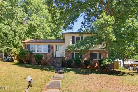 4406 Beckford Dr, Greensboro, NC 27407