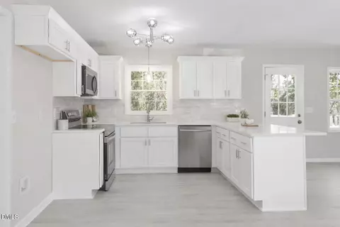 8 Bair Cir, Durham, NC 27704