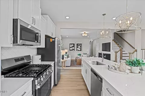 1341 Hammond Dr, Mebane, NC 27302