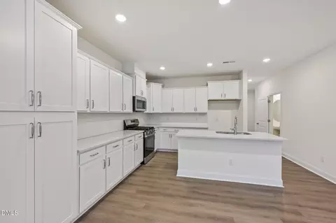 1345 Hammond Dr, Mebane, NC 27302